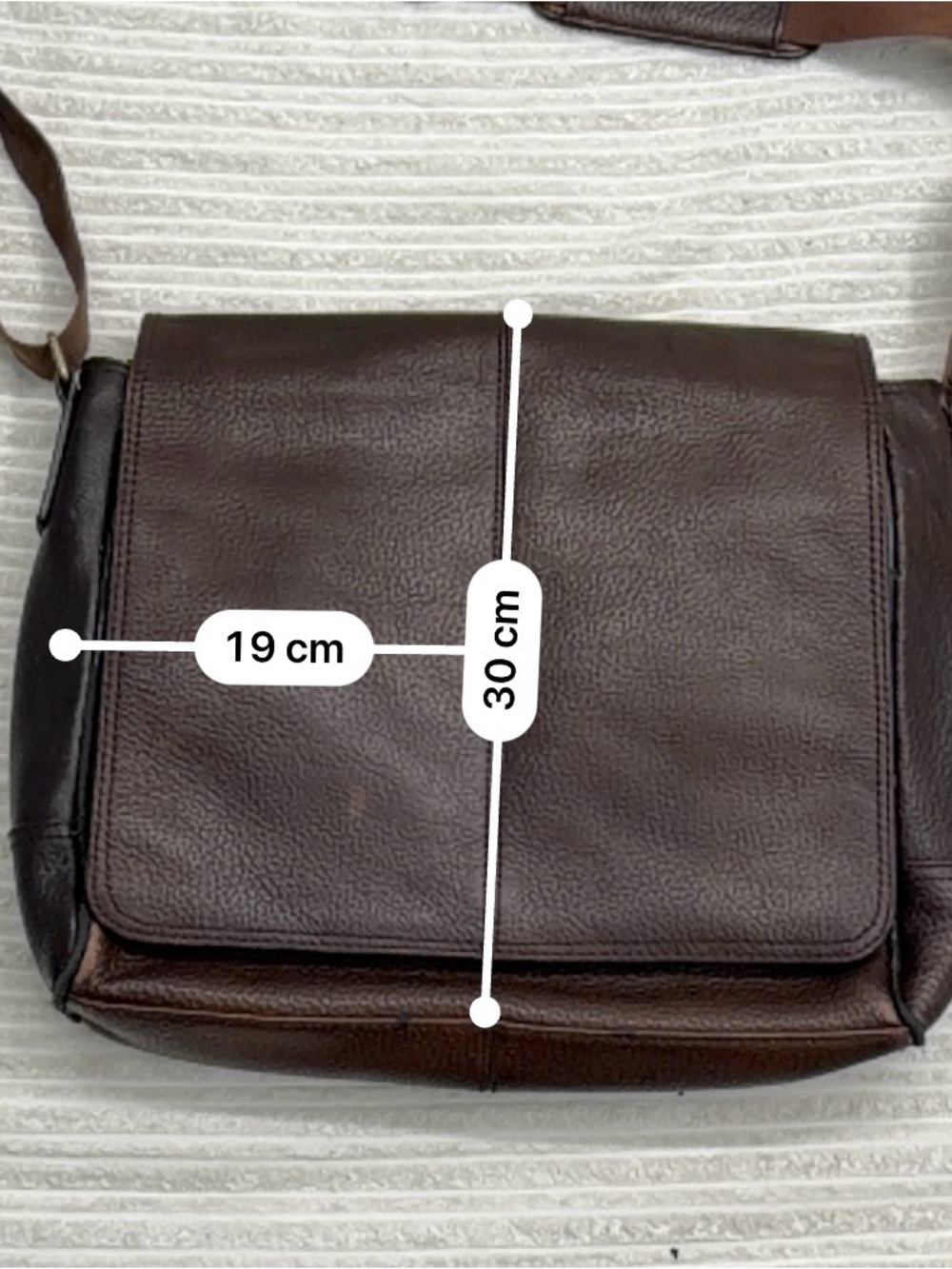 Marks & Spencer Brown Leather Messenger Bag - Classic Travel Crossbody - Picture 3 of 9